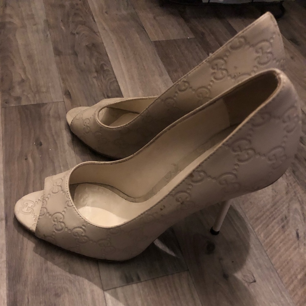 Gucci Classic open toed heels